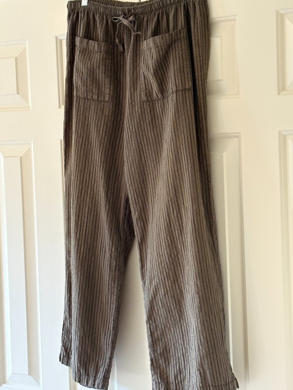 Orvis Olive w/ Thin Black Stripes Capri Cropped Pull On Pants Sz M